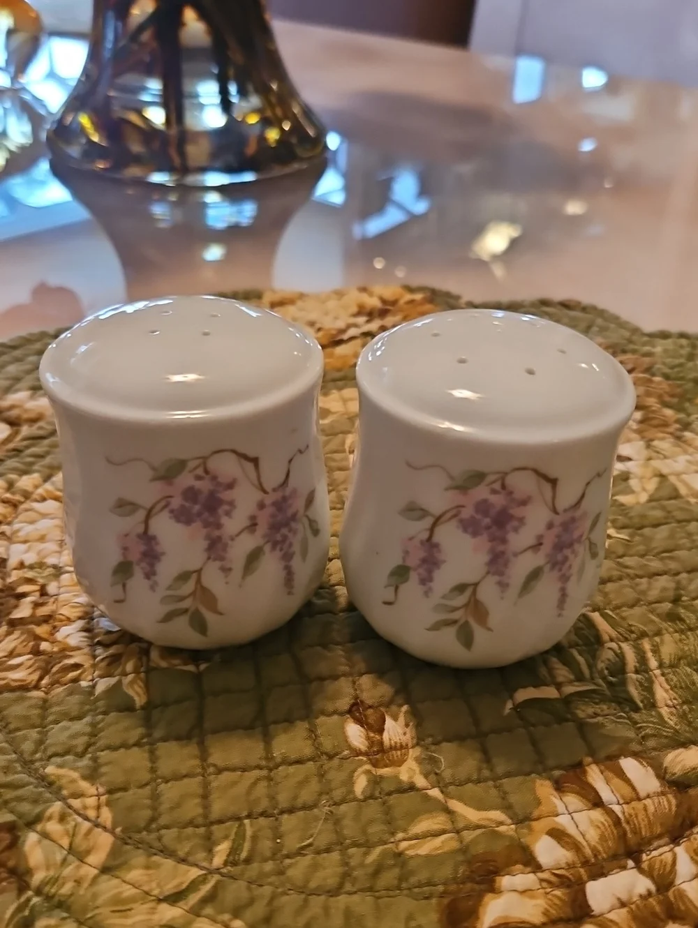 Set Of SALT & Pepper Shakers  White Purple Green In Excellant Condition Ceramic